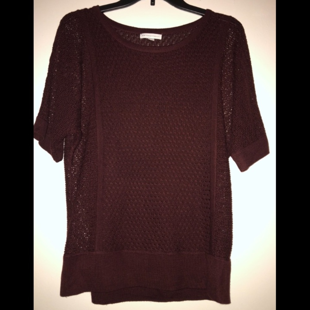 Maroon light short sleeve sweater